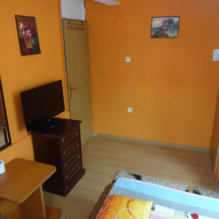 Virmal 招待所 福查